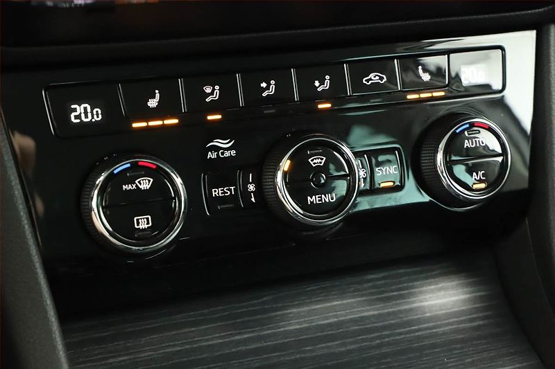 Škoda Superb (2023) Style 2.0 TDI - fotka 16 z 20