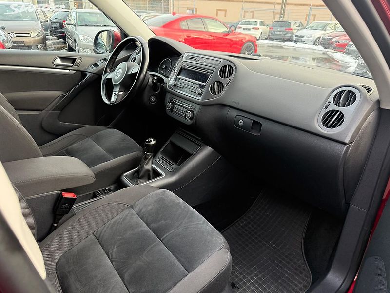Volkswagen Tiguan 4x4, 103kw, manual, tažne - fotka 11 z 14