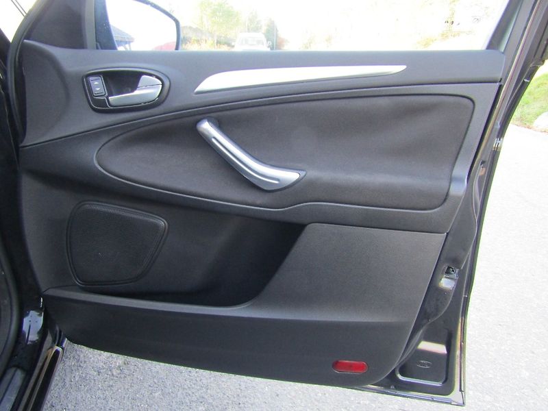 Ford S-MAX (2008) 1.8 TDCi 92kW  7 MÍST - fotka 25 z 35