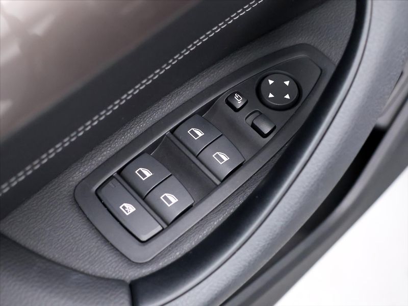BMW X1 2.0 18d sDrive 110kW CZ - fotka 15 z 31