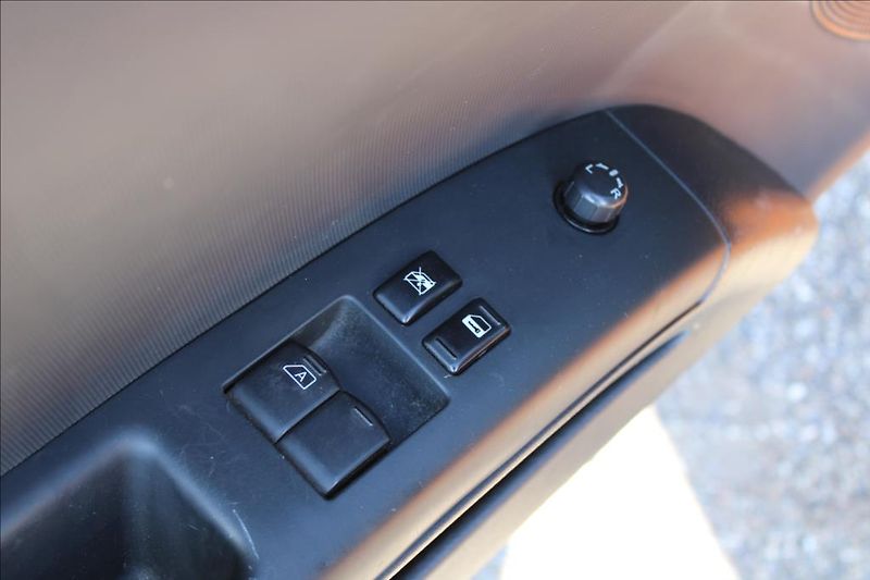 Nissan 350 Z 3,5 i  1.majitel,ČR,TOP STAV - fotka 14 z 35