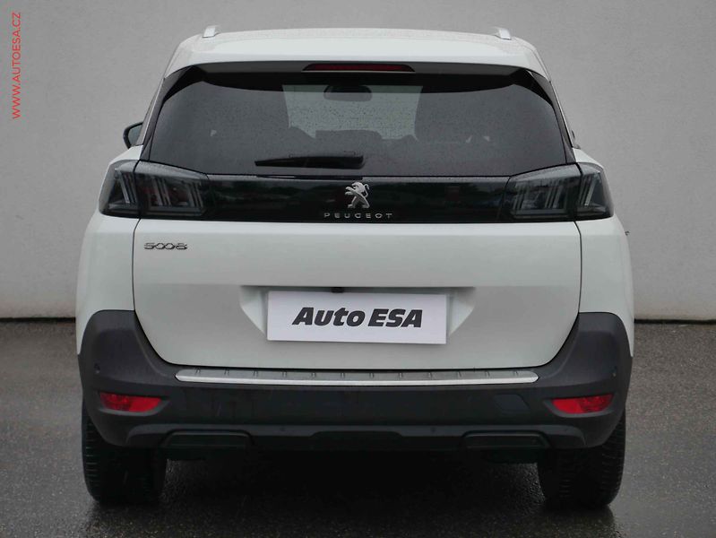 Peugeot 5008 (2022) 1.5HDi, ČR, Allure, AT, LED - fotka 5 z 25