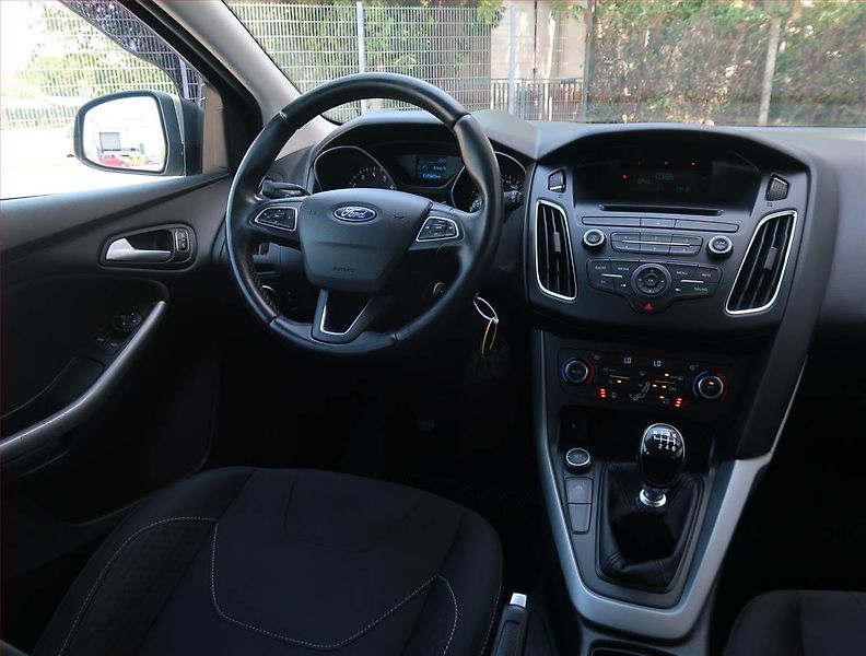 Ford Focus (2016) 1.0 EcoBoost, Vyhř. sedaček - fotka 7 z 16