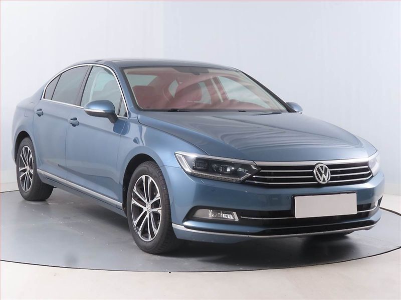 Volkswagen Passat (2015) Highline 2.0 TDI, Kůže, Navi - fotka 1 z 17