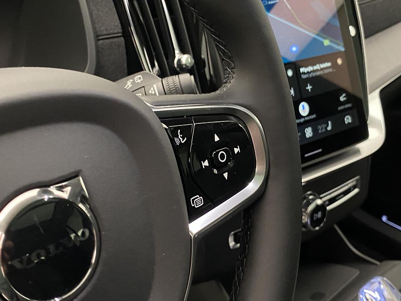 Volvo XC90 (2026) T8 AWD RECHARGE DARK ULTRA - fotka 30 z 76