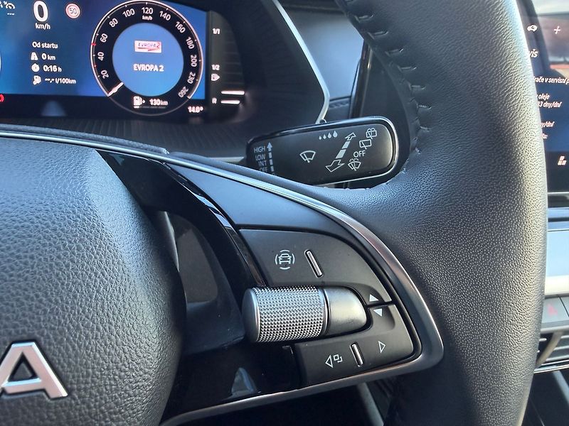 Škoda Octavia Selection  2,0TDI 85kW Matrix - fotka 5 z 17