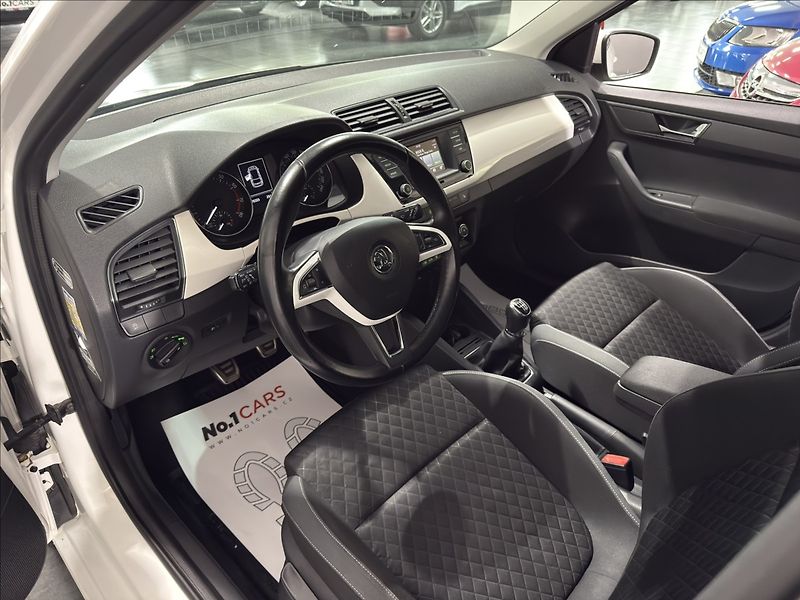 Škoda Fabia 1,2   TSI SPORT VÝHŘEV SEDADEL - fotka 7 z 28