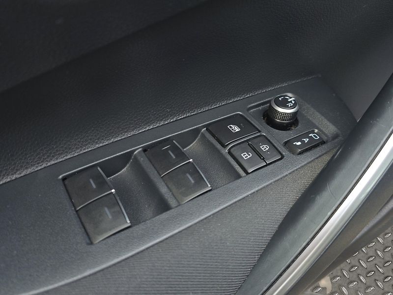 Toyota Corolla (2020) 1.6 VVT-i 97kW, Serv. kniha, z - fotka 16 z 25