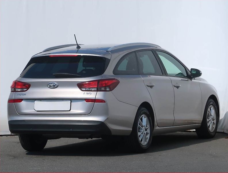 Hyundai i30 (2017) 1.0 T-GDI, Serv.kniha - fotka 5 z 18