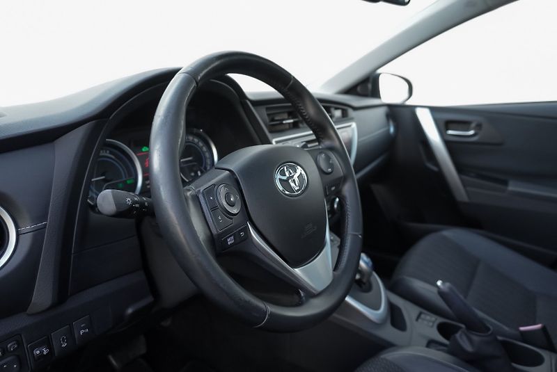 Toyota Auris 1.8i/Hybrid/Pano/NAVI/ - fotka 15 z 27