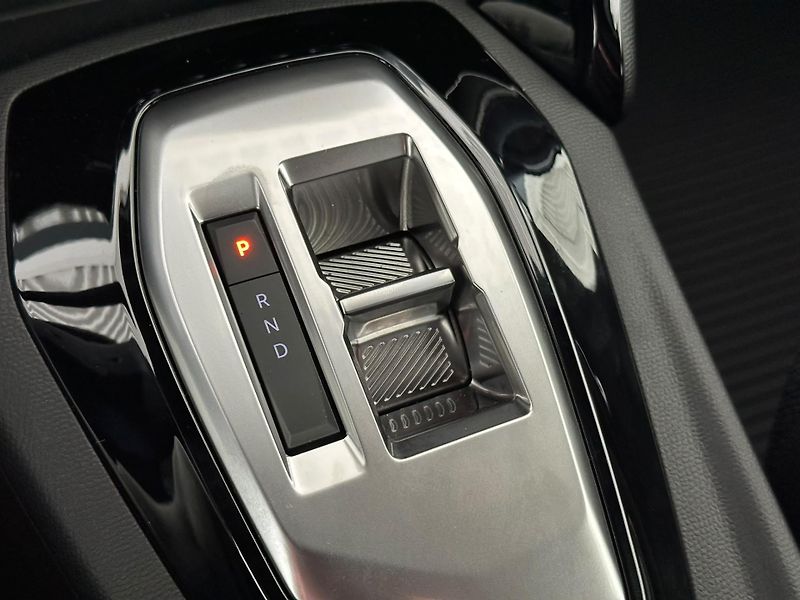 Peugeot 2008 (2026) STYLE Hybrid 110 e-DCS6 - fotka 12 z 17