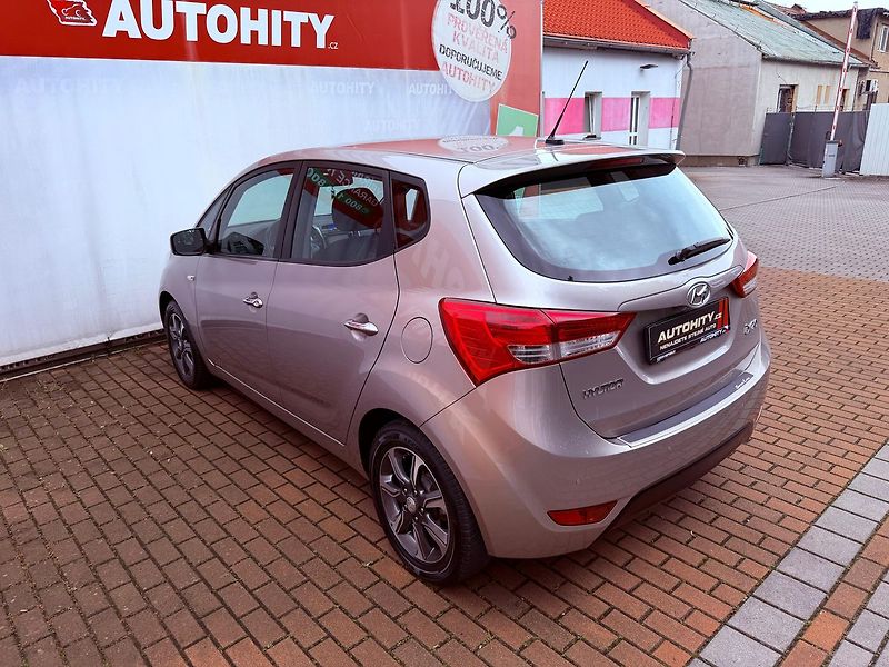 Hyundai ix20 1.6 Comfort, Navi, AutoAC - fotka 8 z 26