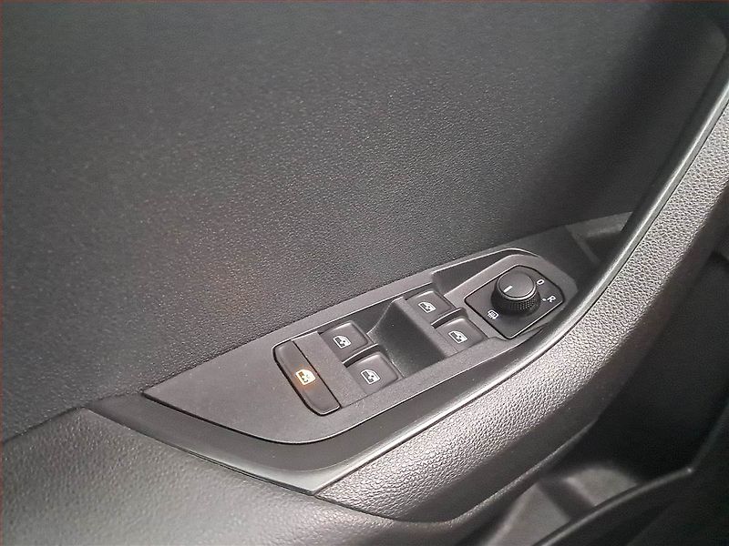 Škoda Karoq (2018) 1.5 TSI, Serv.kniha, Tempomat - fotka 15 z 16