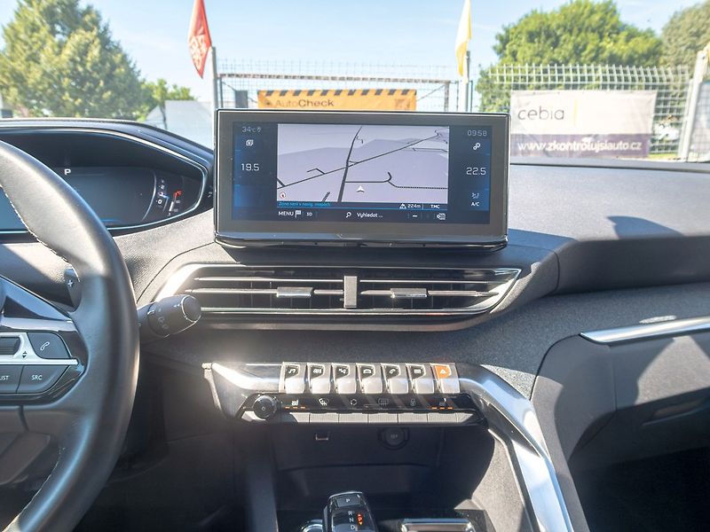 Peugeot 3008 (2021) ČR 1.2T 96KW LED – CEBIA - fotka 28 z 57