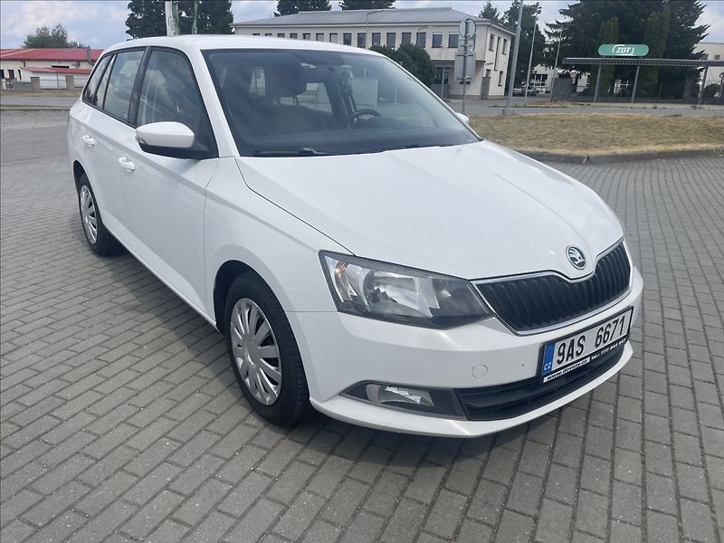 Škoda Fabia 1,4 TDi 66kw Klima FrontAssist - fotka 32 z 32