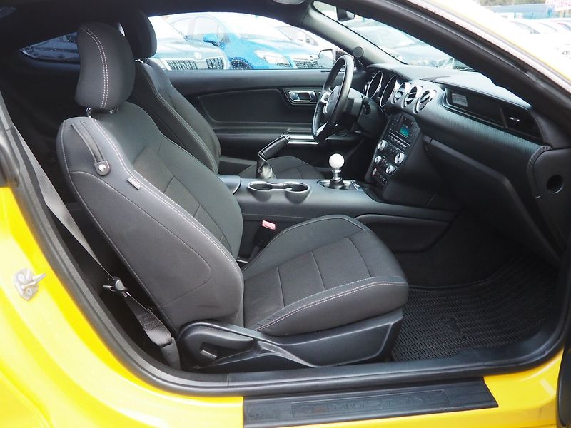 Ford Mustang (2015) 3.7i, 224kW, Manuál - fotka 13 z 27
