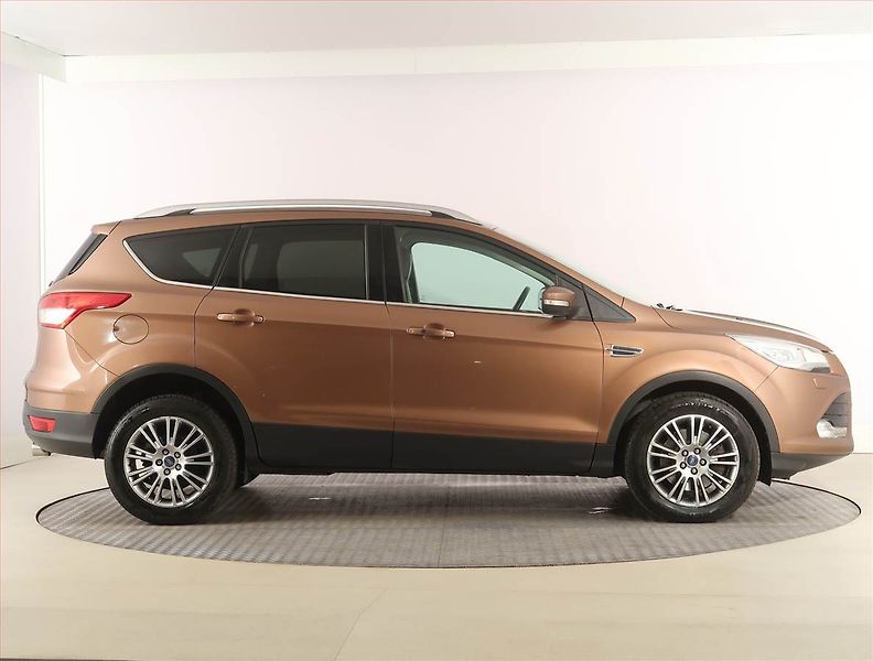 Ford Kuga (2013) 2.0 TDCi, 4X4, Xenony - fotka 6 z 23