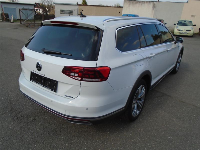 Volkswagen Passat 2,0   ALLTRACK 2.0.TDI-CR - fotka 9 z 35