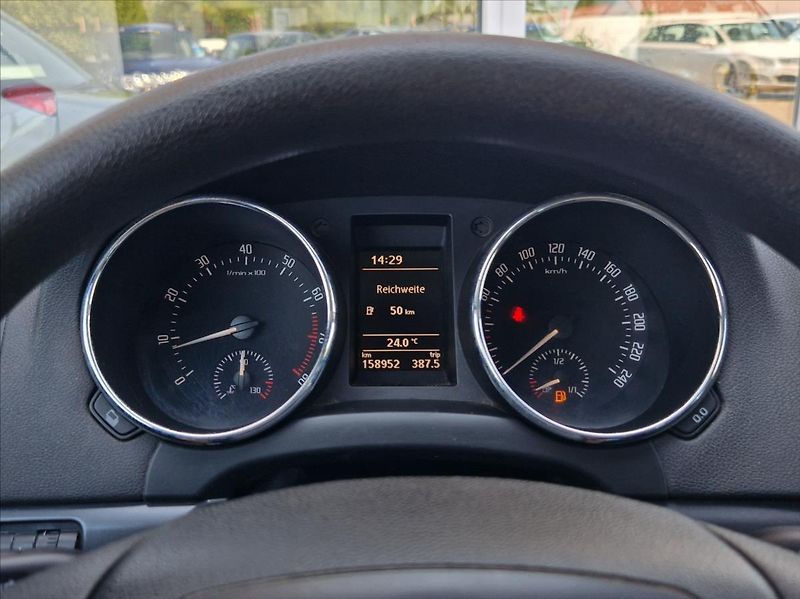 Škoda Yeti 1,4 TSI 90kW HEZKÝNÁJ. VÝHŘREV - fotka 20 z 31