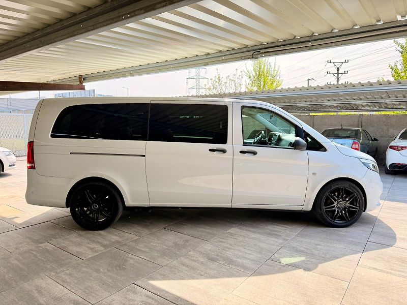 Mercedes-Benz Vito (2022) Mercedes Vito 124CDI XL Tourer - fotka 11 z 14