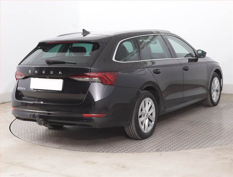 Škoda Octavia (2023) 2.0 TDI - fotka 5 z 15