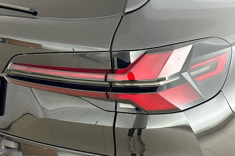BMW X5 xDrive30d - fotka 5 z 29