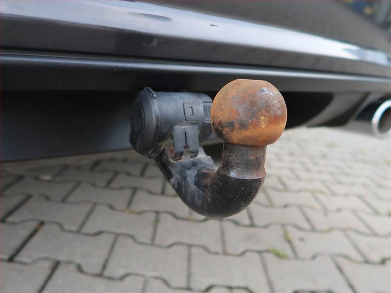 Volkswagen Touareg (2012) R-Line 3.0 TDI, 4X4, Automat - fotka 20 z 22