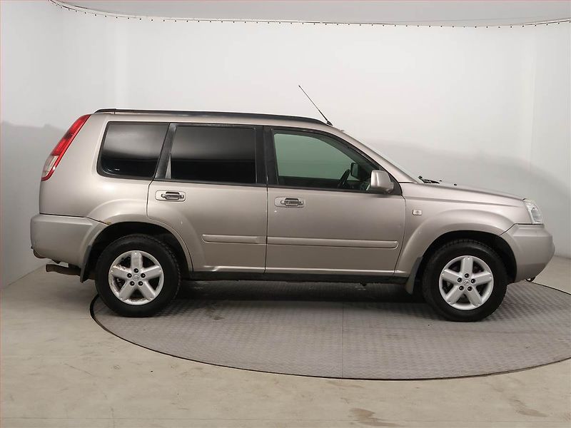 Nissan X-Trail (2006) 2.2 dCi, 4X4, Tažné - fotka 6 z 13
