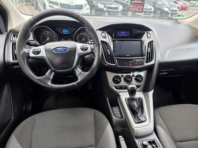 Ford Focus (2012) 1.6 16V Serviska,Tažné - fotka 13 z 20