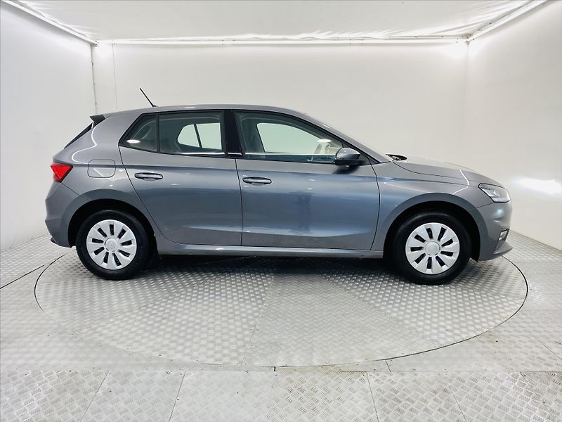 Škoda Fabia 1,0 MPI 59kW Selection - fotka 23 z 25