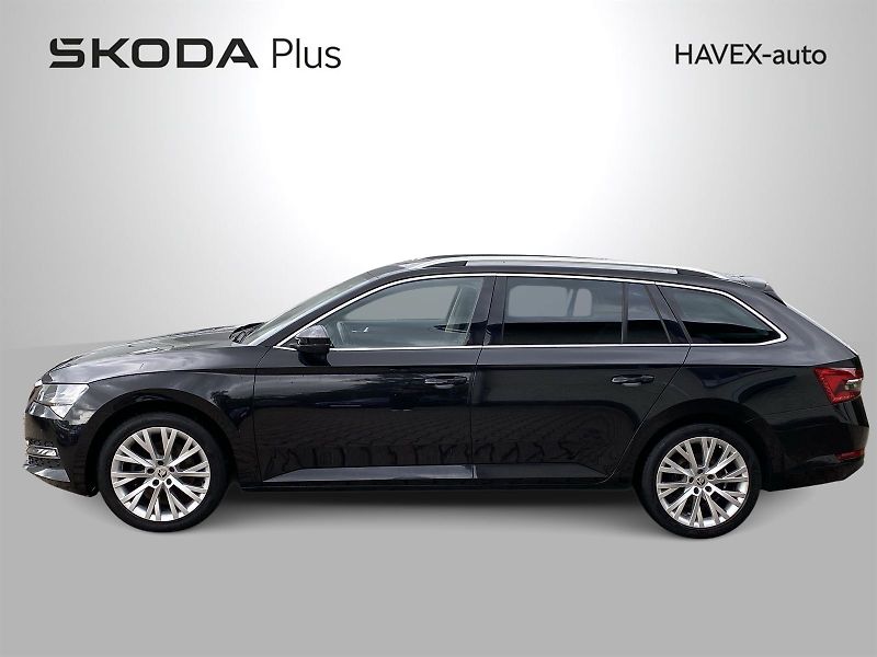 Škoda Superb (2022) Combi 2.0 TDI DSG Style - fotka 3 z 37