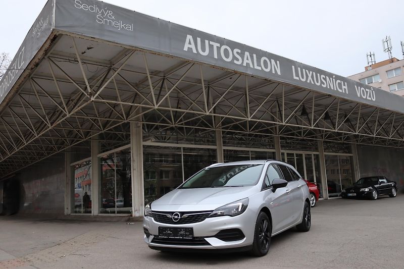 Opel Astra SPORTS TOURER+ 1.2 81kW - fotka 1 z 50