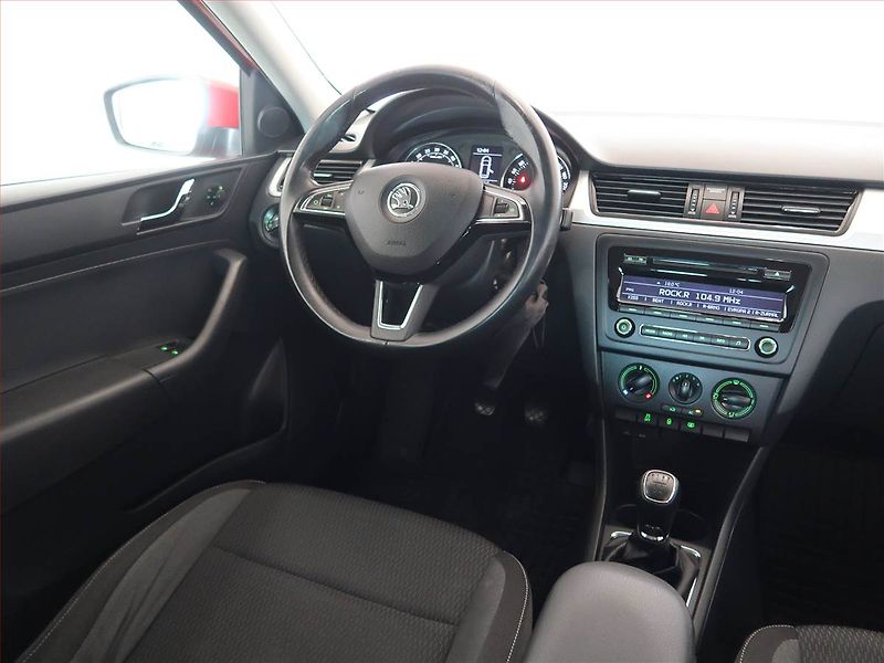 Škoda Rapid (2014) Spaceback 1.6 TDI, Serv.kniha - fotka 6 z 13