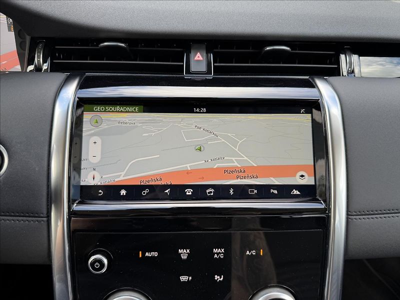 Land Rover Discovery Sport 2,0 D150 SE 4WD AT DPH - fotka 20 z 27