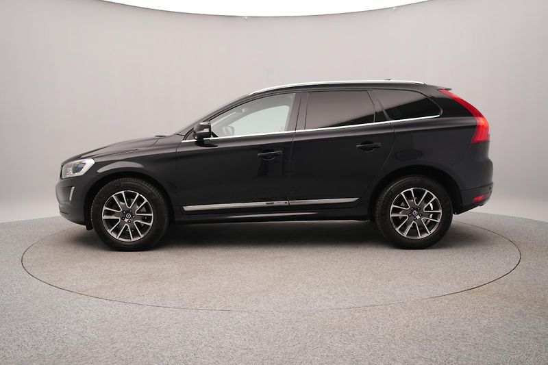 Volvo XC60 D4 AWD SUMMUM AUT CZ 1.maj - fotka 7 z 40