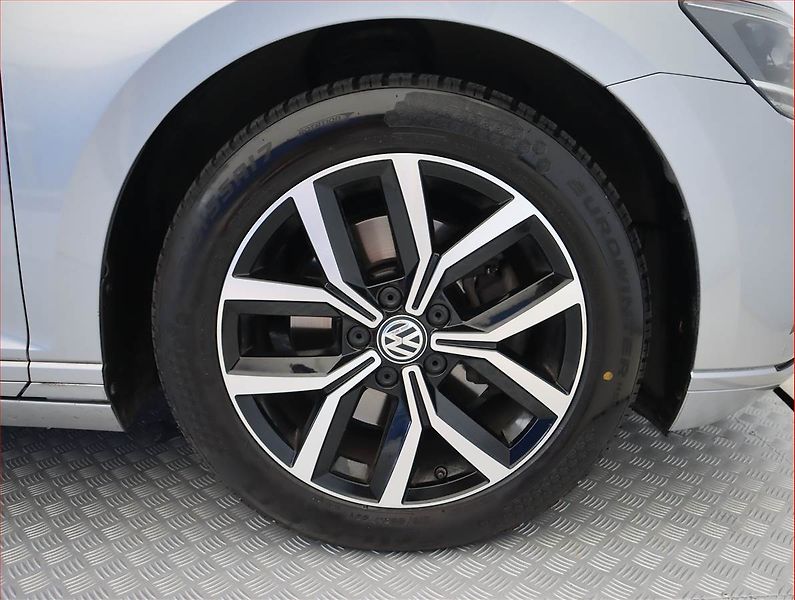 Volkswagen Passat (2021) 2.0 TDI, Automat, Serv.kniha - fotka 15 z 23