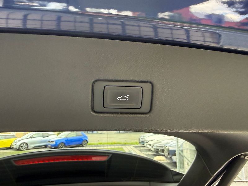 Audi Q4 e-tron 40 e-tron  REZERVACE - fotka 32 z 36
