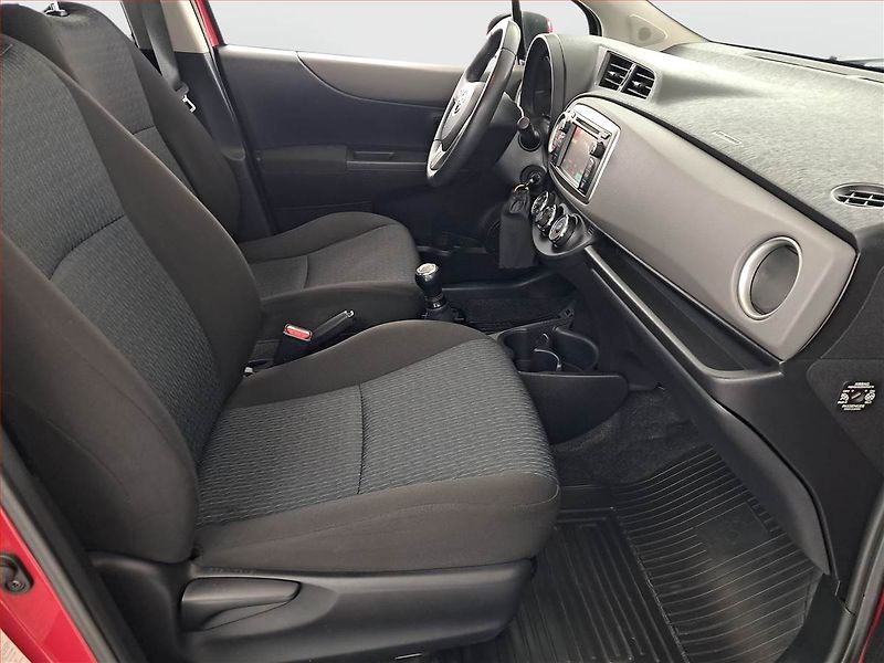 Toyota Yaris (2011) 1.0 VVT-i, Park. senzory - fotka 9 z 15