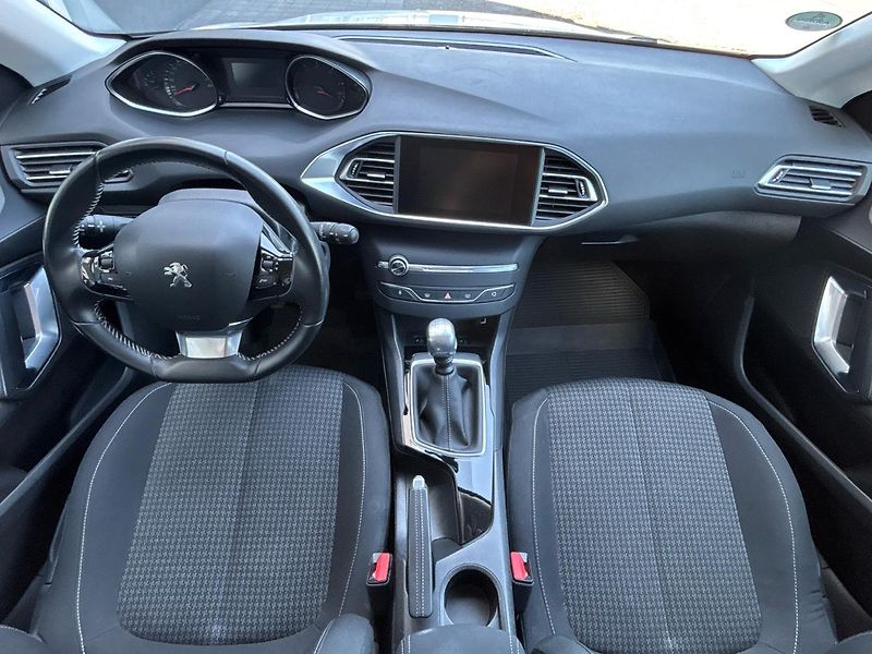Peugeot 308 Active - fotka 5 z 22