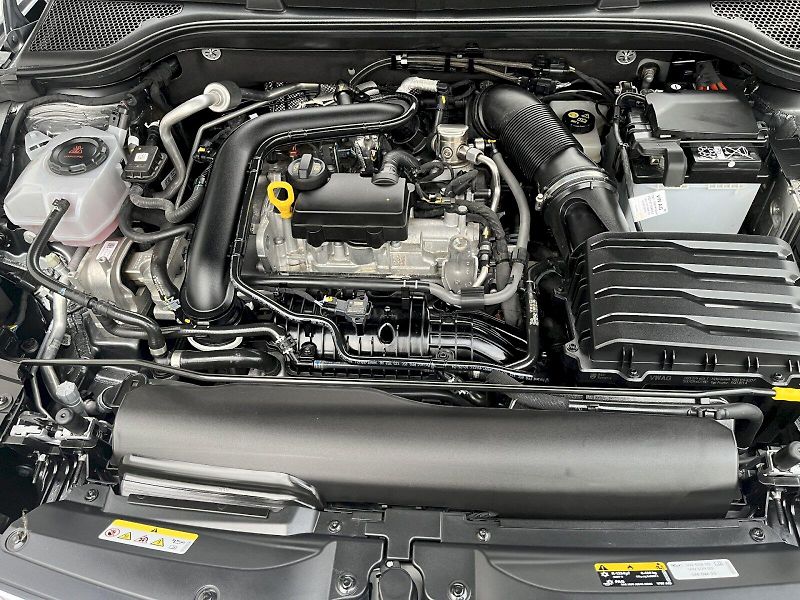 Škoda Kamiq (2024) 1,0TSI 85KW DSG TOP SELECTION - fotka 11 z 23