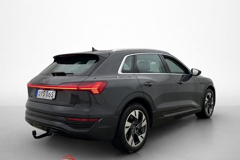 Audi Q8 e-tron 55 Q Kamera Tažné LED Vzduch  - fotka 7 z 28