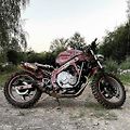 Kromě aut vytvořil Vaněk i několik motorek.
