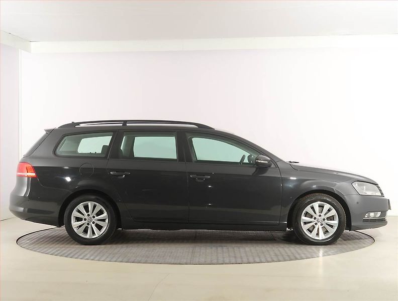 Volkswagen Passat (2013) Comfortline 2.0 TDI, Automat - fotka 6 z 21