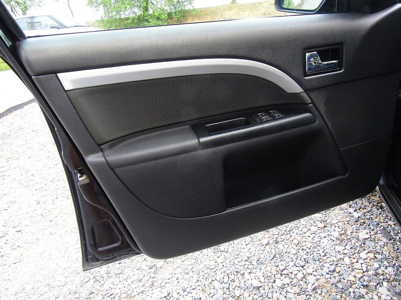 Ford Mondeo (2002) 2.0 TDCi 96kW PERFEKTNÍ STAV - fotka 17 z 36