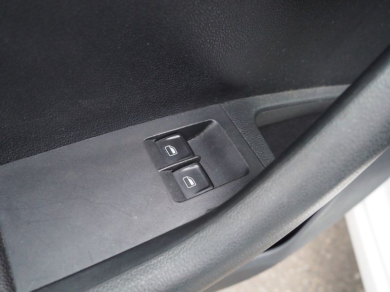 Škoda Octavia (2013) 1.6 TDI, Automat - fotka 19 z 31