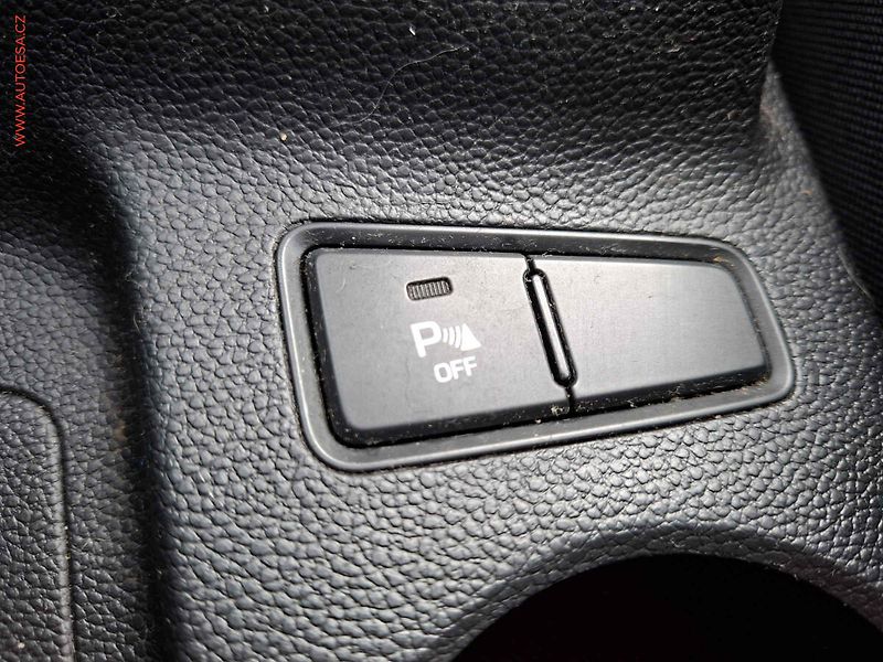 Hyundai i20 (2015) 1.2CVVT, 2.maj,ČR, AC, tempo - fotka 17 z 17