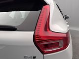 Volvo XC40 B4 AWD MOMENTUM PRO CZ - náhled 17
