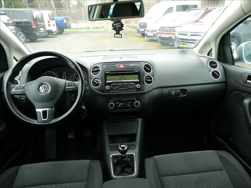 Volkswagen Golf Plus 1,4 TSi 90W digi.klima - fotka 21 z 31