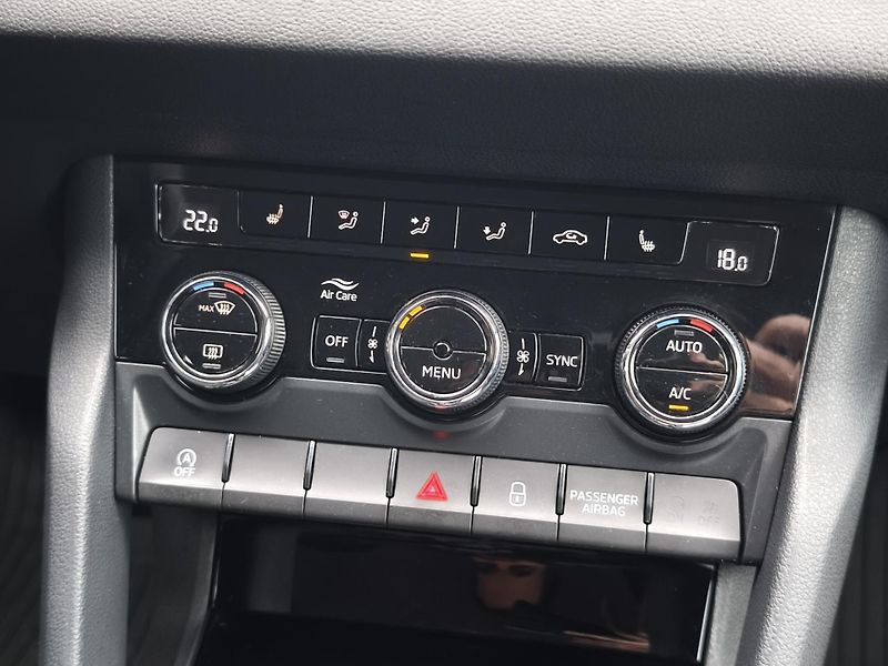 Škoda Karoq 2018 ČR 1.0TSI 85kW - fotka 14 z 30