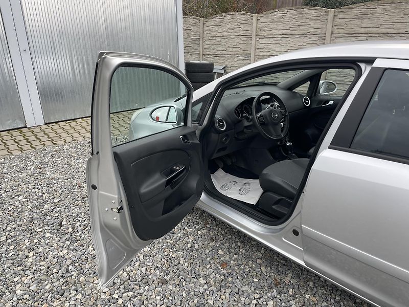 Opel Corsa 1.2i 80PS 141000KM KLIMA STK!! - fotka 158 z 169
